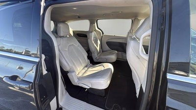 2021 Chrysler Voyager LXI