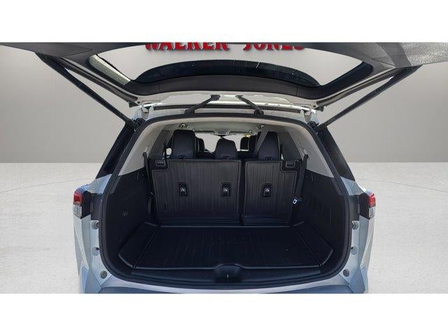 2023 Nissan PATHFINDER Base