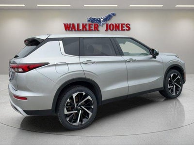 2024 Mitsubishi Outlander SE
