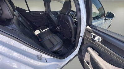 2024 Volvo XC40 Core Bright Theme