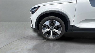 2024 Volvo XC40 Core Bright Theme