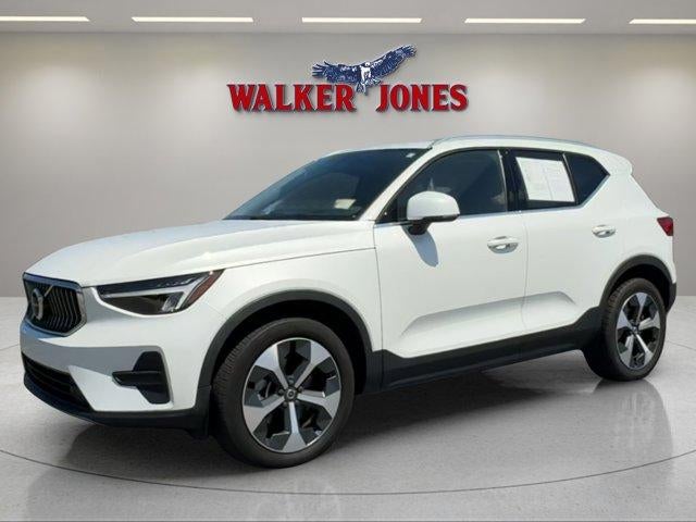 2024 Volvo XC40 Core Bright Theme
