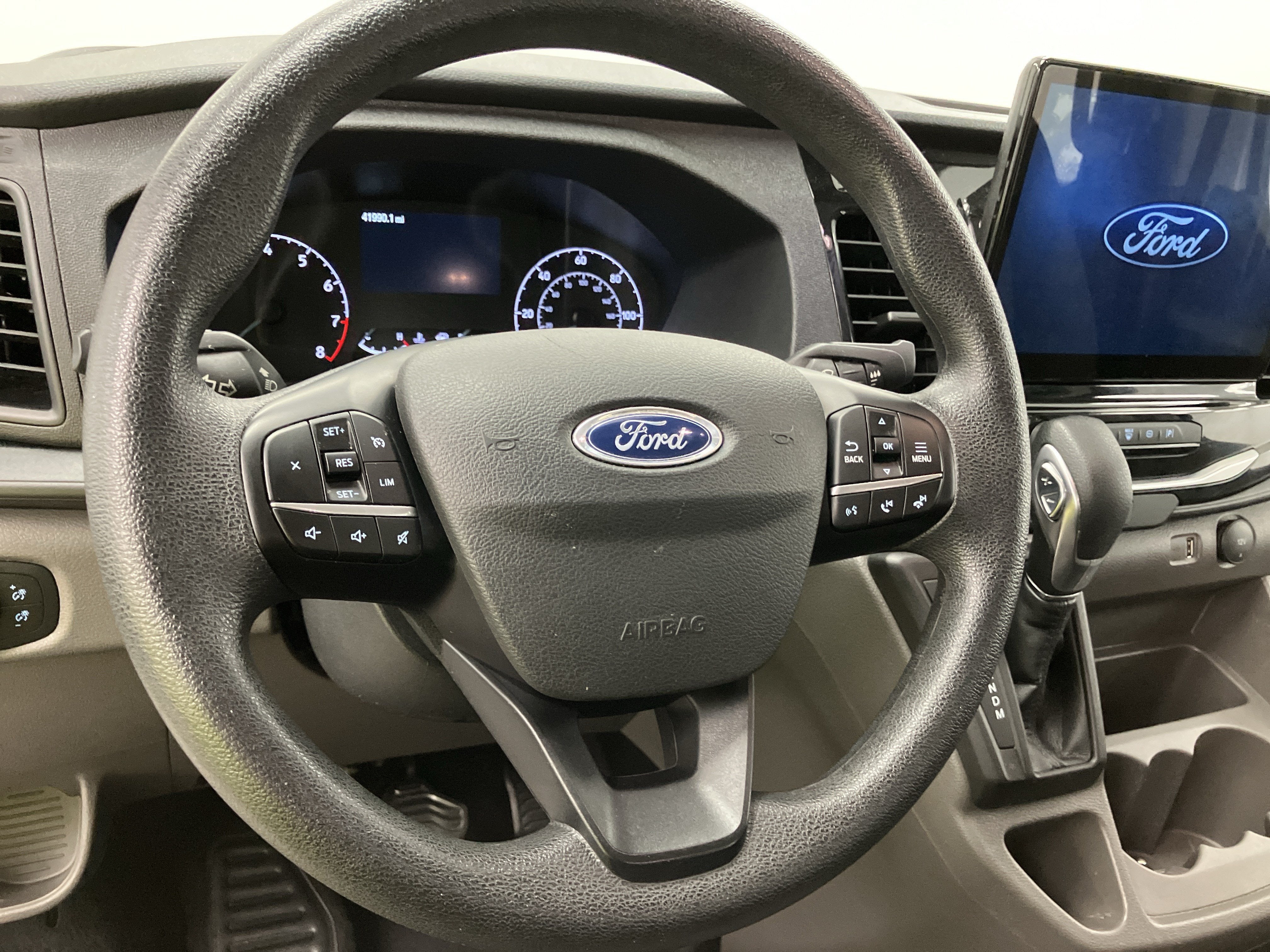 2024 Ford Transit Passenger Wagon XL
