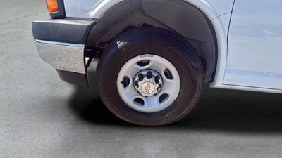 2024 Chevrolet Express Passenger 3500 1LT