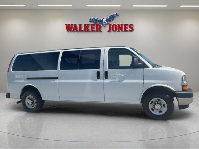 2024 Chevrolet Express Passenger 3500 1LT