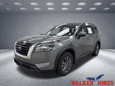 2024 Nissan Pathfinder SV
