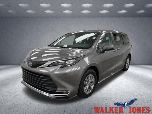 2024 Toyota Sienna XLE
