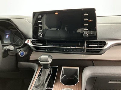 2024 Toyota Sienna XLE