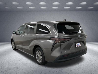 2024 Toyota Sienna XLE
