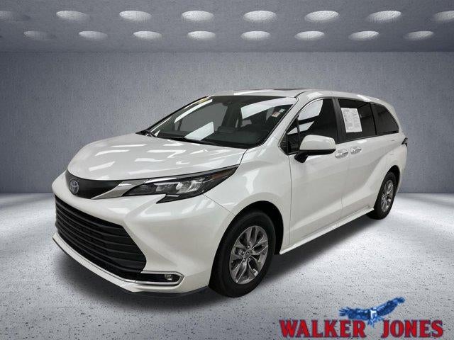 2024 Toyota Sienna XLE