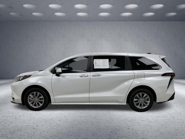 2024 Toyota Sienna XLE