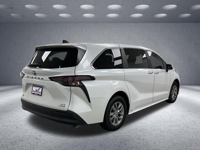 2024 Toyota Sienna XLE
