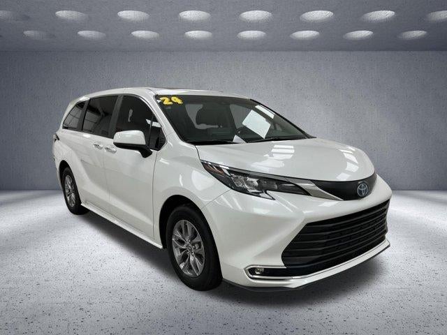 2024 Toyota Sienna XLE
