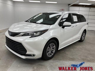 2024 Toyota Sienna XLE