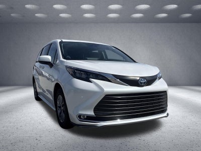 2024 Toyota Sienna XLE