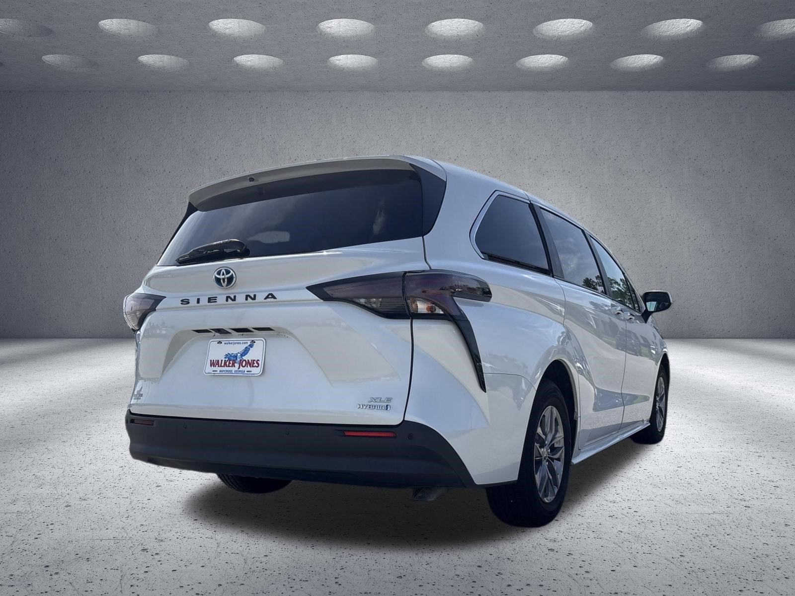 2024 Toyota Sienna XLE