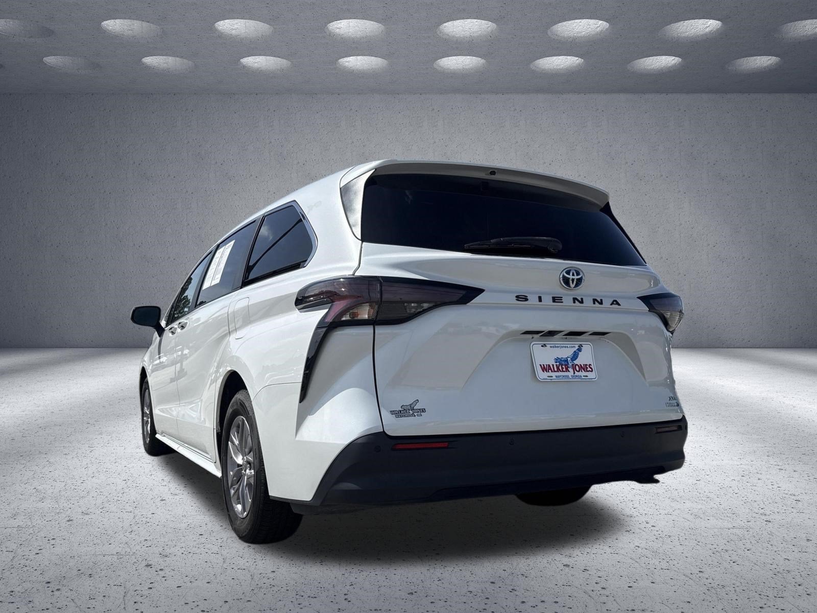 2024 Toyota Sienna XLE