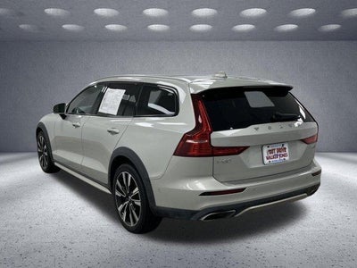 2020 Volvo V60 Cross Country Base