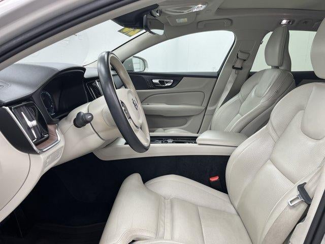 2020 Volvo V60 Cross Country Base